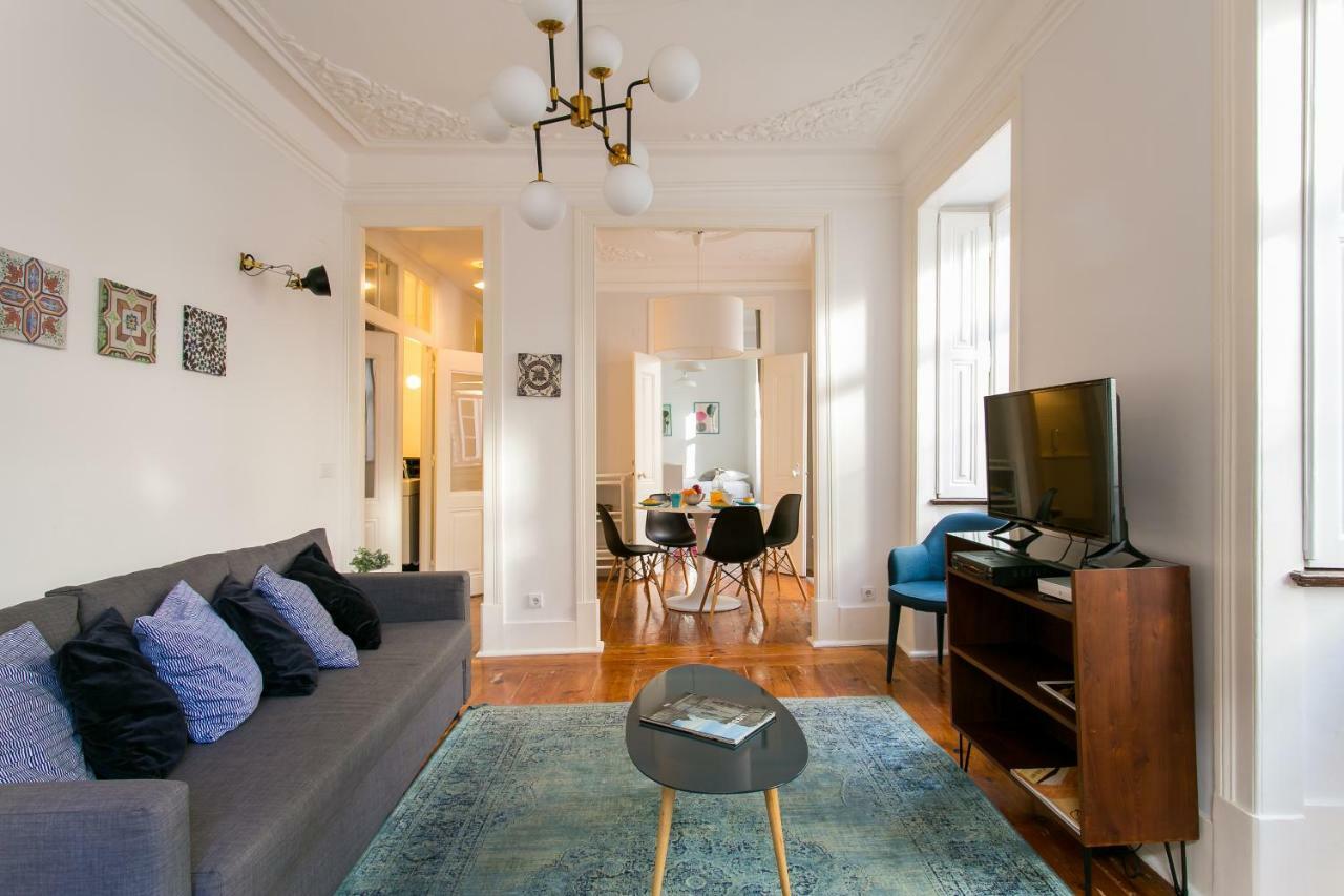 Appartamento Joivy Splendid 2Br Flat In Bairro Alto, Nearby Luis De Camoes Square Lisbona Esterno foto