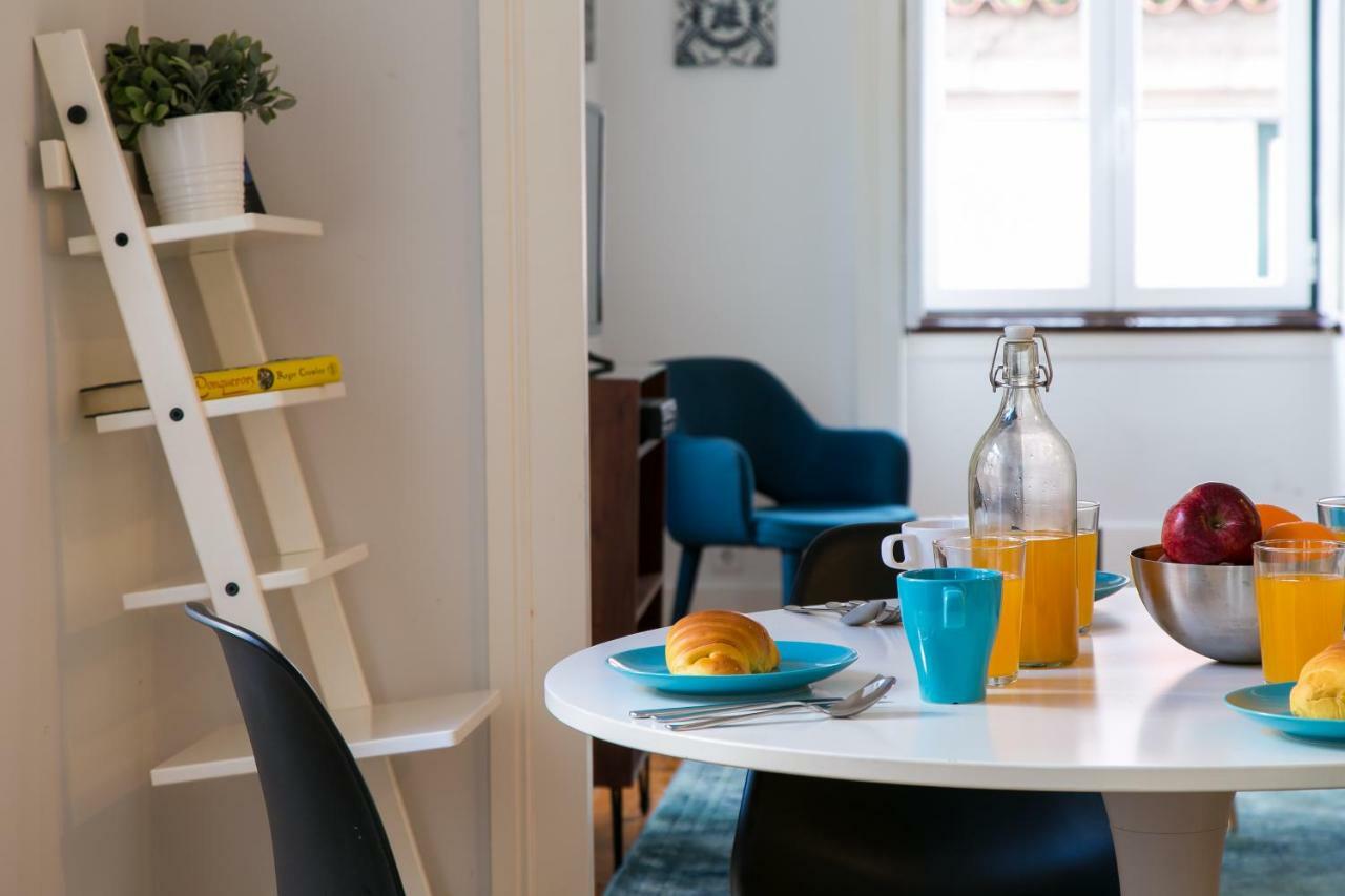 Appartamento Joivy Splendid 2Br Flat In Bairro Alto, Nearby Luis De Camoes Square Lisbona Esterno foto