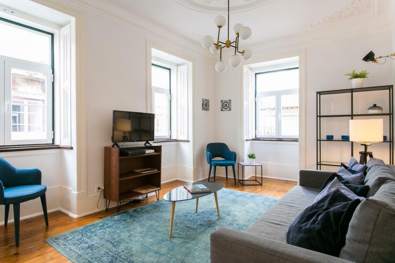 Appartamento Joivy Splendid 2Br Flat In Bairro Alto, Nearby Luis De Camoes Square Lisbona Esterno foto