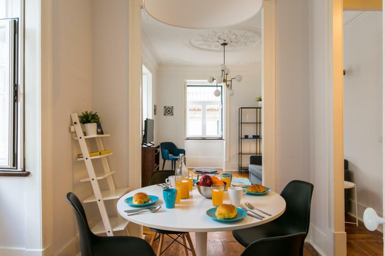 Appartamento Joivy Splendid 2Br Flat In Bairro Alto, Nearby Luis De Camoes Square Lisbona Esterno foto