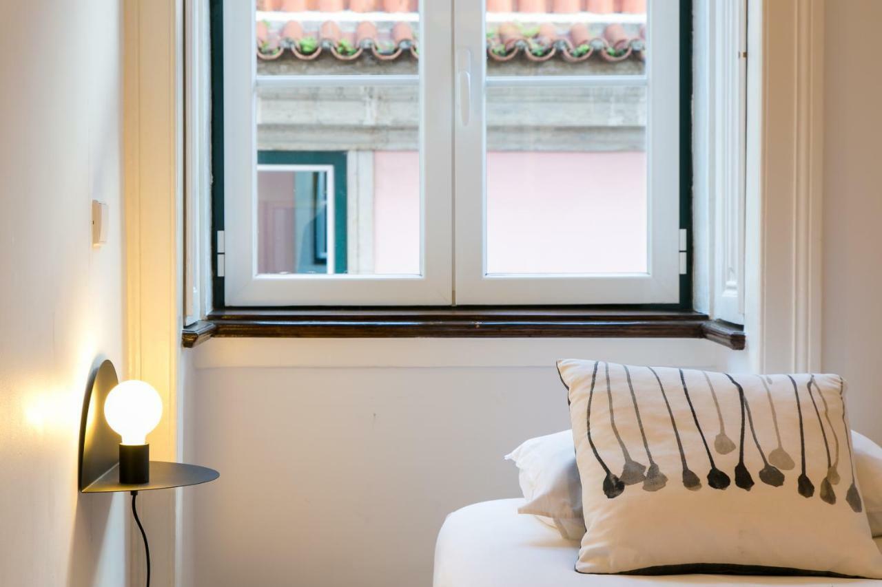 Appartamento Joivy Splendid 2Br Flat In Bairro Alto, Nearby Luis De Camoes Square Lisbona Esterno foto