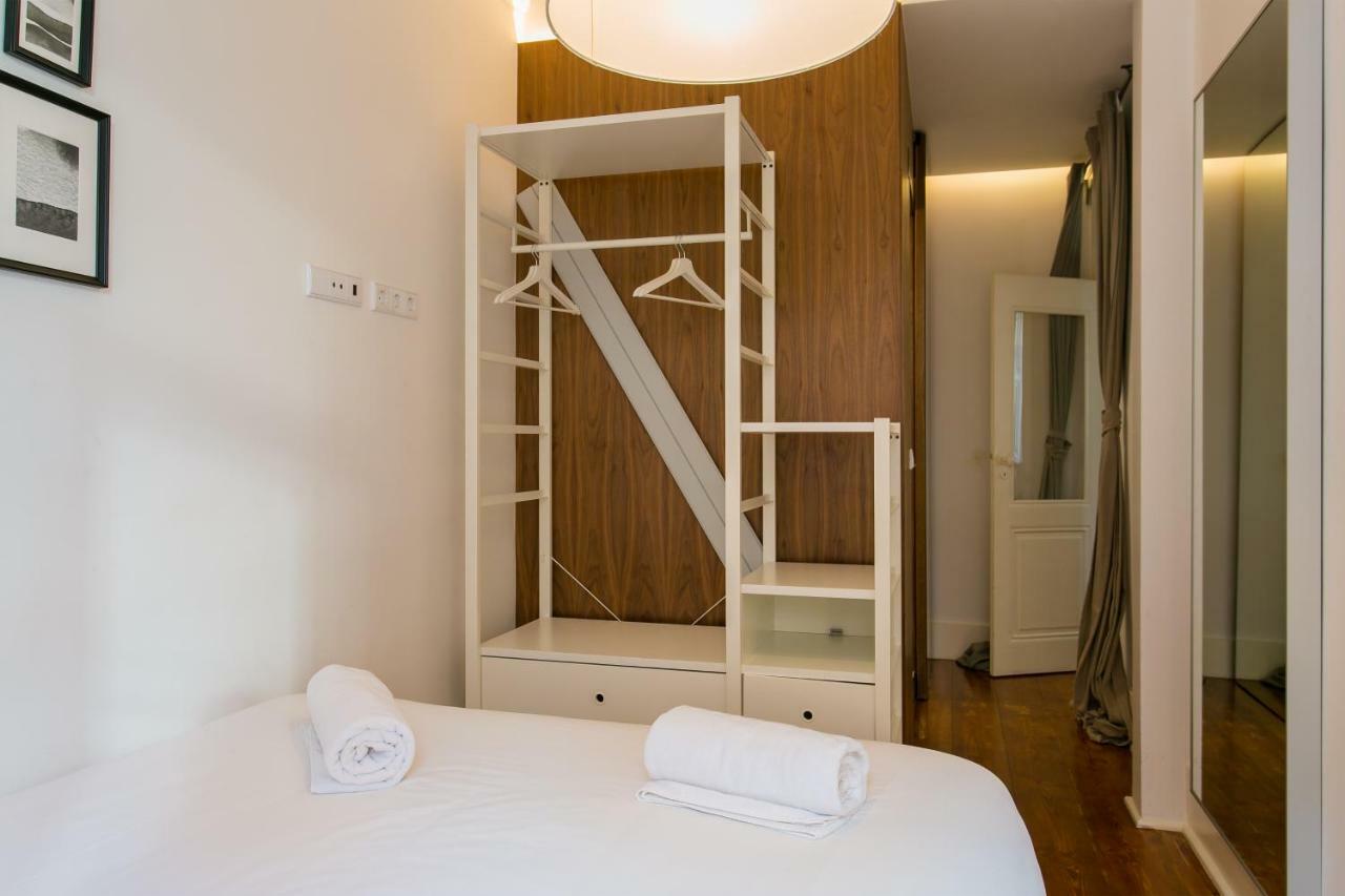 Appartamento Joivy Splendid 2Br Flat In Bairro Alto, Nearby Luis De Camoes Square Lisbona Esterno foto