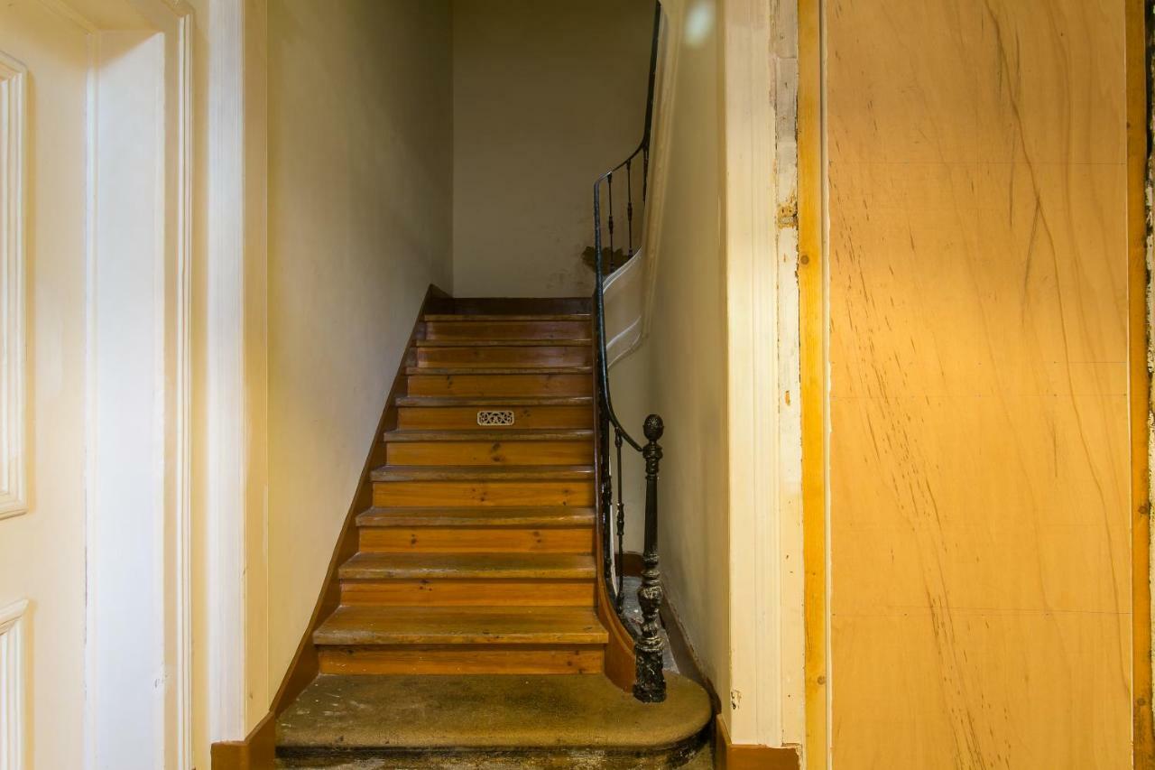 Appartamento Joivy Splendid 2Br Flat In Bairro Alto, Nearby Luis De Camoes Square Lisbona Esterno foto