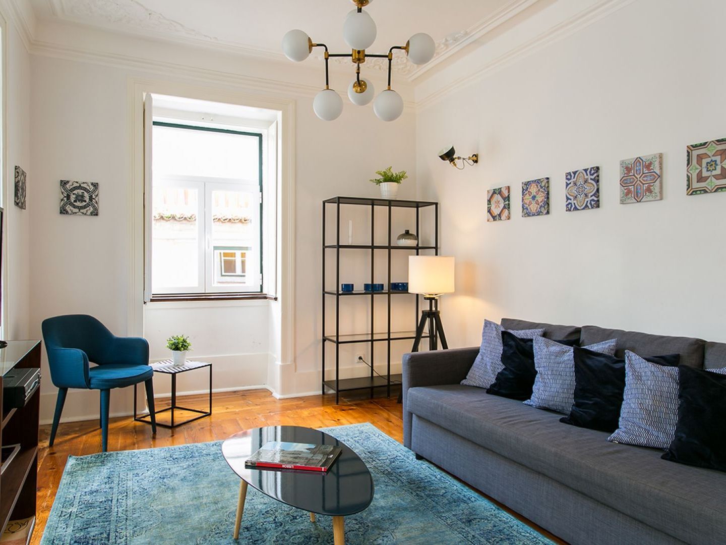 Appartamento Joivy Splendid 2Br Flat In Bairro Alto, Nearby Luis De Camoes Square Lisbona Esterno foto