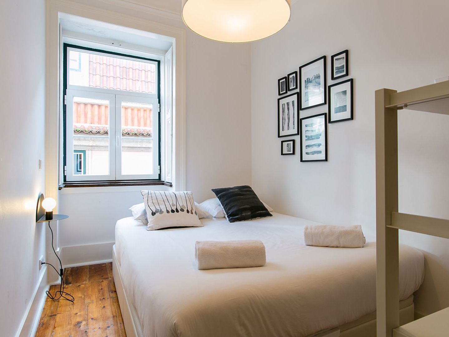 Appartamento Joivy Splendid 2Br Flat In Bairro Alto, Nearby Luis De Camoes Square Lisbona Esterno foto