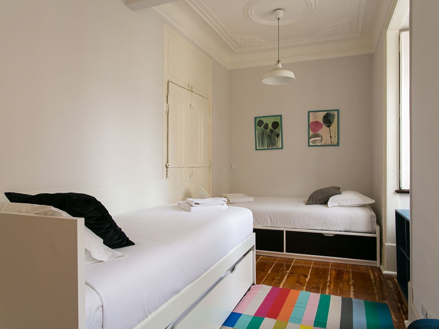 Appartamento Joivy Splendid 2Br Flat In Bairro Alto, Nearby Luis De Camoes Square Lisbona Esterno foto
