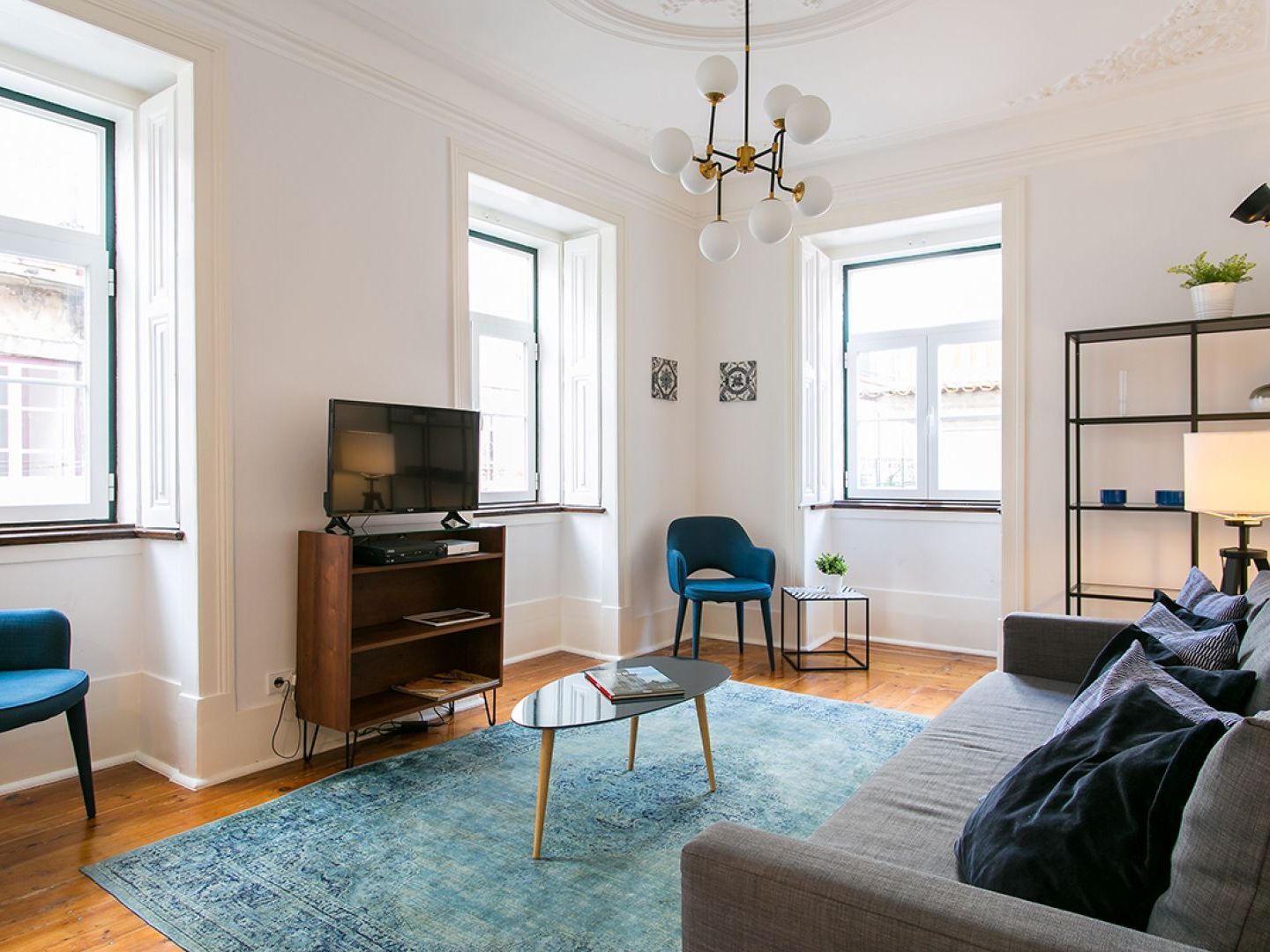 Appartamento Joivy Splendid 2Br Flat In Bairro Alto, Nearby Luis De Camoes Square Lisbona Esterno foto